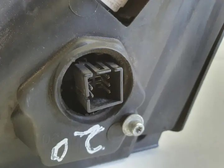 Opel Corsa C 00-06r LUSTERKO PRAWE PASAŻERA 5 pin pinów 24420933 24418044