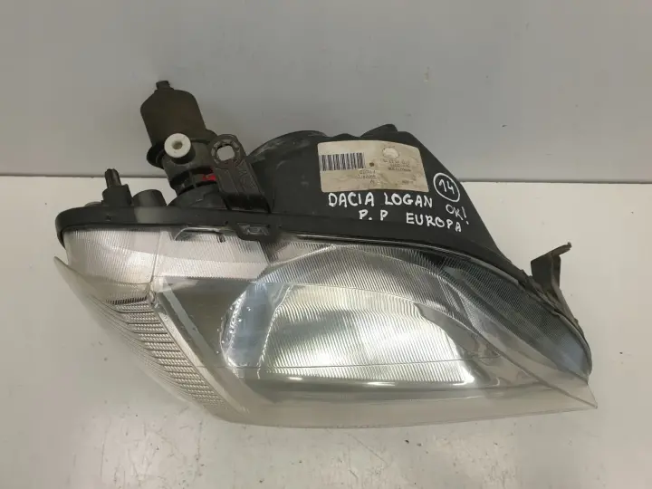 Dacia Logan 04-08 PRZEDNIA LAMPA PRAWA prawy przód