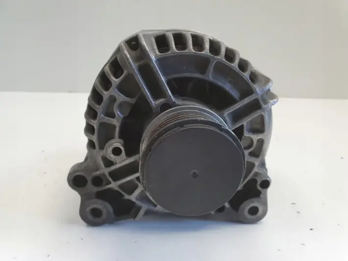 Audi TT 1.8 T ALTERNATOR bosch 028903030 120A