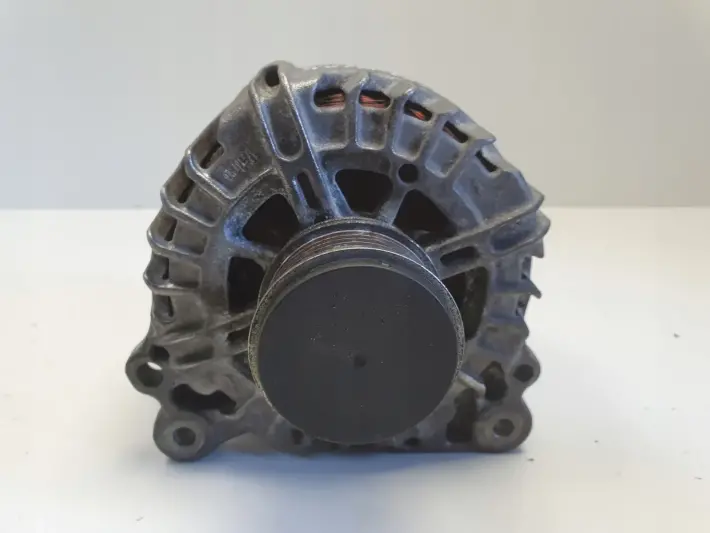 VW Passat B6 1.9 TDI ALTERNATOR Valeo 03L903023E 180A