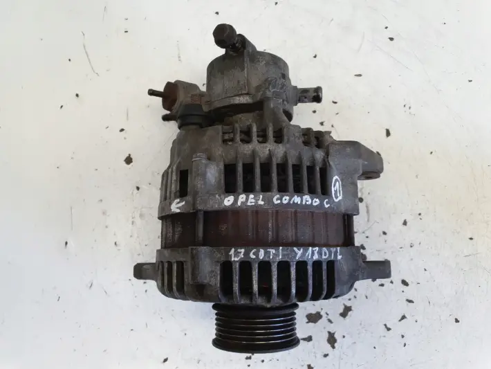 Opel Combo C 1.7 CDTI DI ALTERNATOR pompa vacum