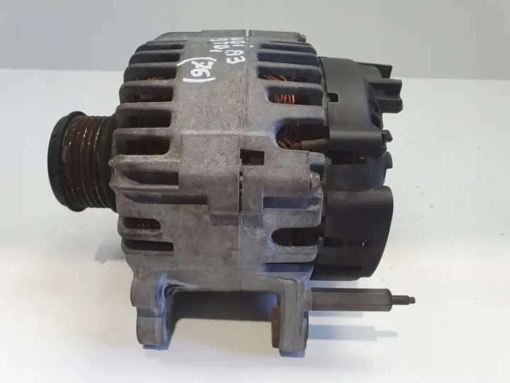 Audi A3 II 8P 1.9 TDI ALTERNATOR 06F903023C valeo