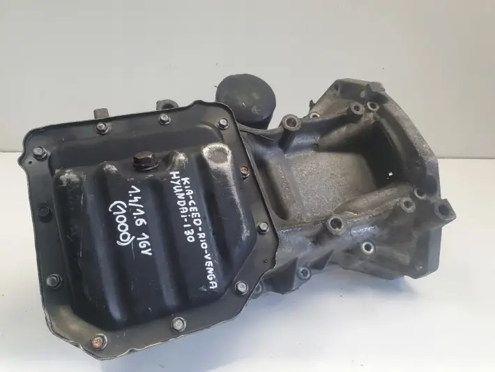Hyundai i30 1.4 1.6 16V MISKA OLEJOWA oleju 21135-2B000