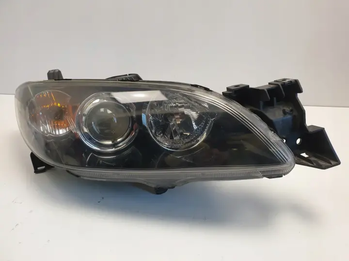 Mazda 3 LIFT 06- PRZEDNIA LAMPA PRAWA prawy przód