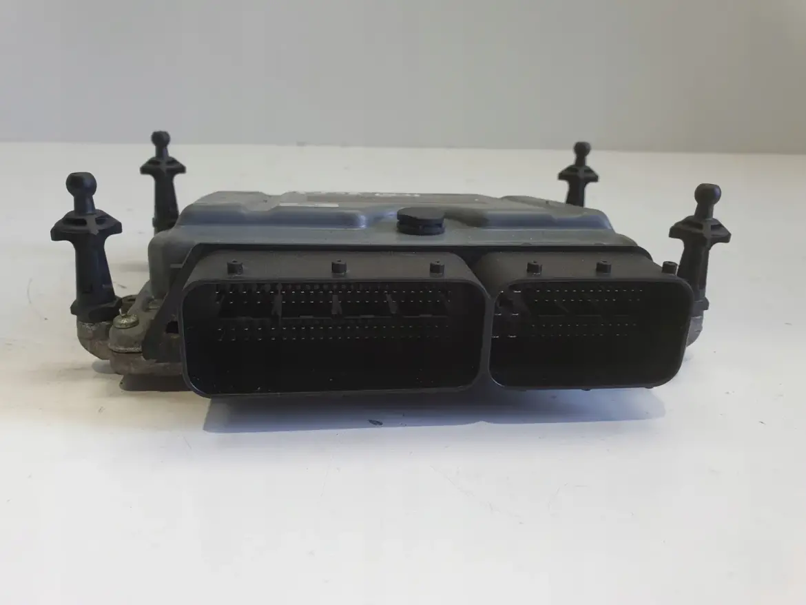 Mercedes W204 3.0 V6 STEROWNIK SILNIKA komputer A2721535691