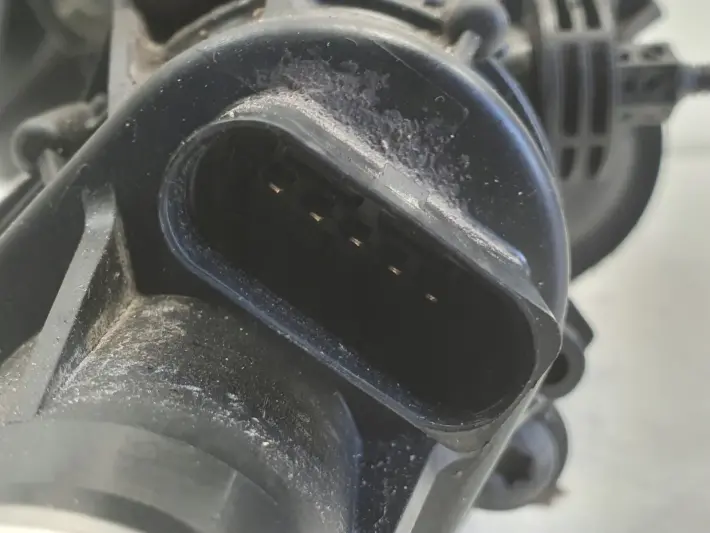 Volvo S60 II V60 2.0 D4 KOLEKTOR SSĄCY 31431955