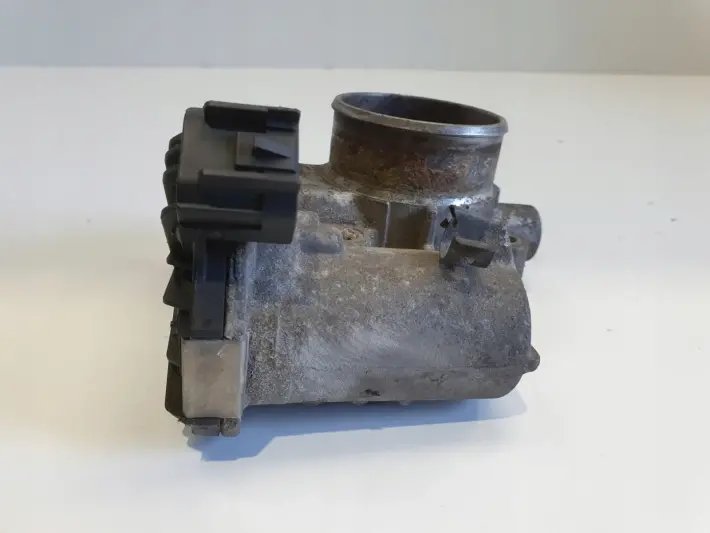 Opel Corsa D 1.0 12V PRZEPUSTNICA 55563385 0280750484