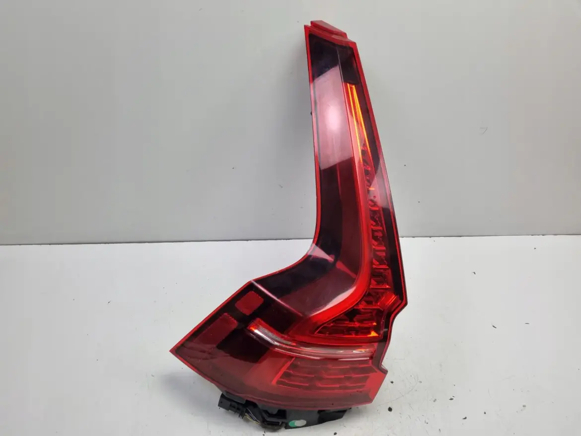 Volvo V60 II 18-24r TYLNIA TYLNA LAMPA LEWA lewy tył 32228898