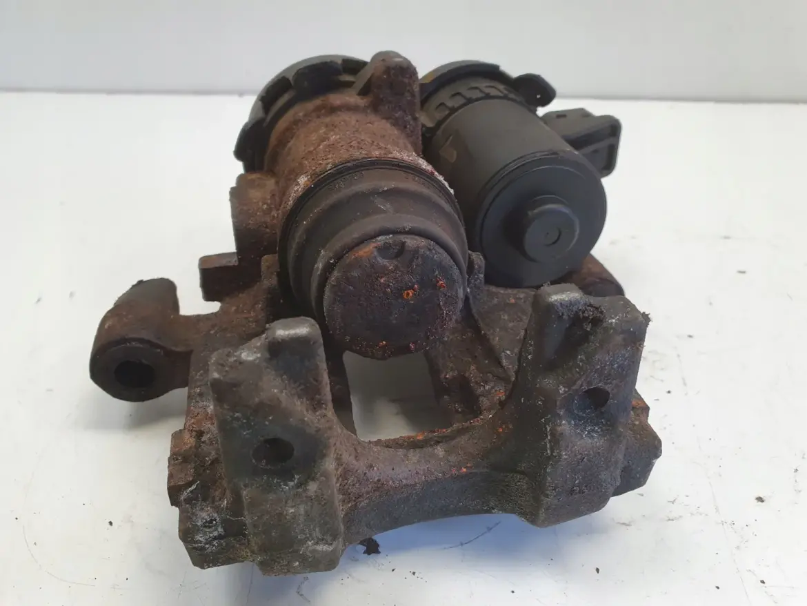 Volvo V60 II S90 V90 TYLNY ZACISK HAMULCOWY prawy tył 31687346