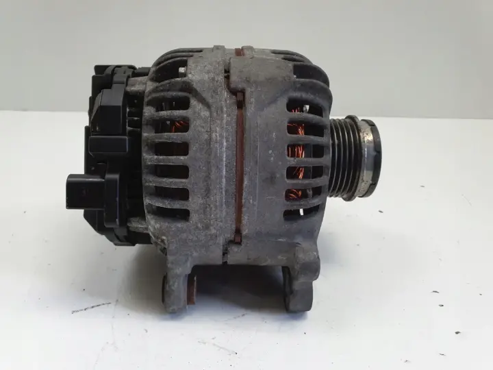 VW Passat B5 1.9 TDI ALTERNATOR Valeo 028903031A 120A