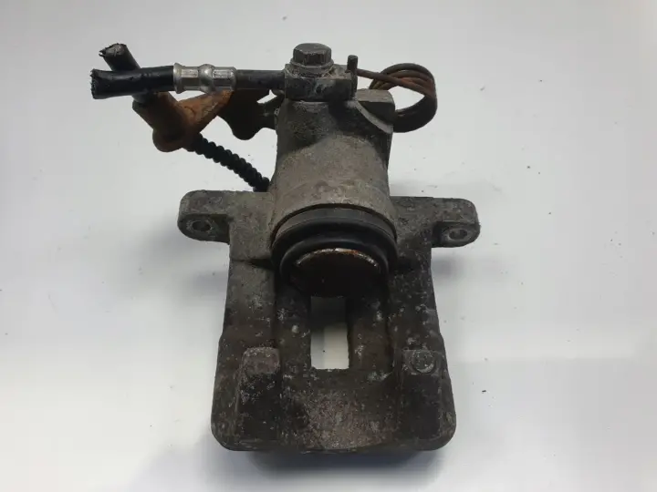 Vw Passat B5 Audi A4 B5 ZACISK HAMULCOWY Prawy tył pasażera