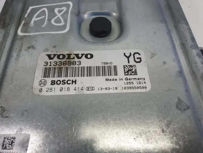 Volvo V40 II 2.0 D3 STEROWNIK SILNIKA komputer 31336983 0281018414