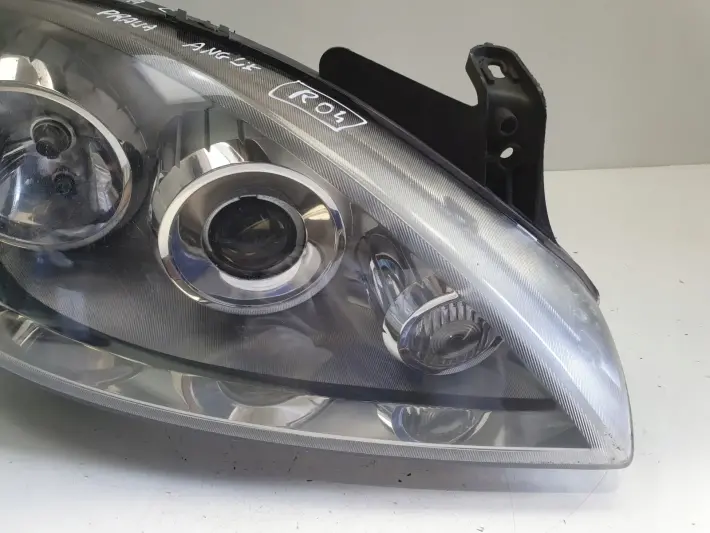Opel Corsa C lift PRZEDNIA LAMPA PRAWA prawy przód anglik 13100538 0096726