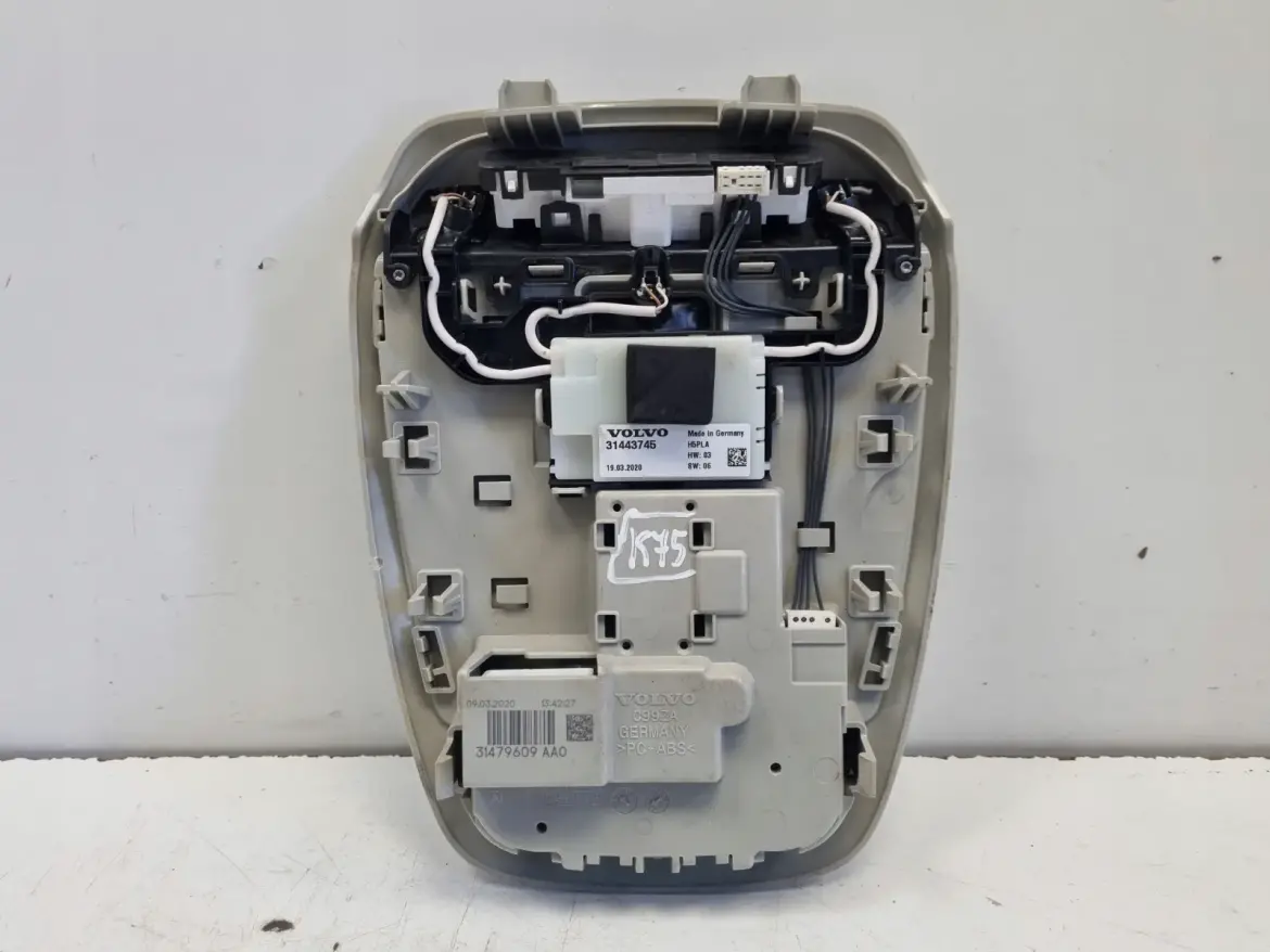 Volvo V90 II S90 II LAMPKA OŚWIETLENIA WNĘTRZA Kabiny 31443745
