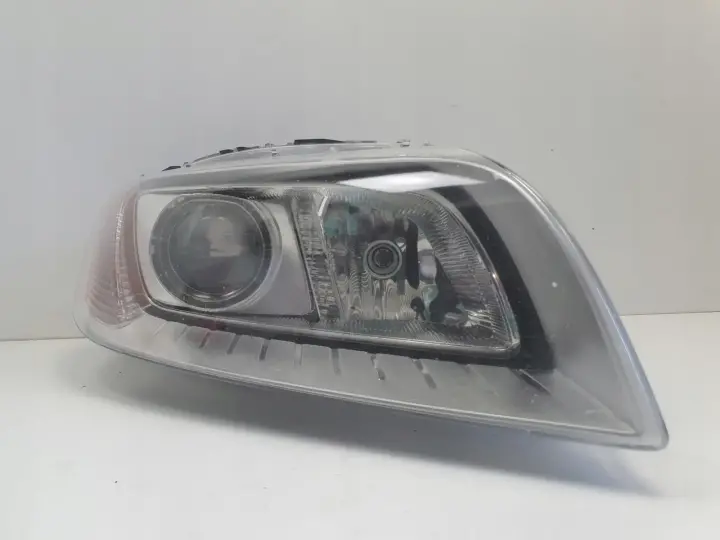 Volvo V70 III XC70 S80 II XENON KOMPLETNA PRZEDNIA LAMPA PRAWA 31214348