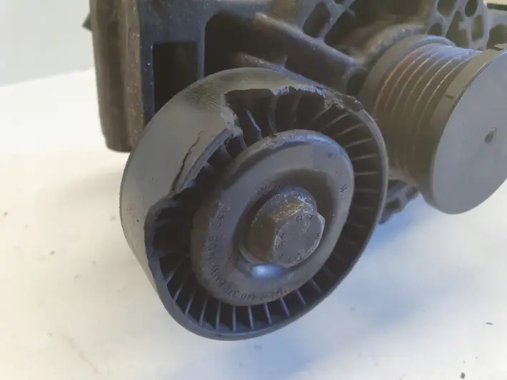 BMW E87 E90 2.0 i ALTERNATOR 110A 0124325116 bosch 7532964