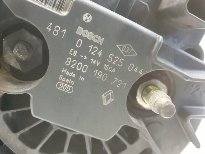 Renault Master II 2.5 DCI ALTERNATOR 0124525044 150A bosch