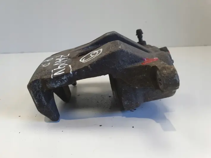 Lexus RX RAV4 PRZEDNI ZACISK HAMULCOWY prawy przód Pasażera