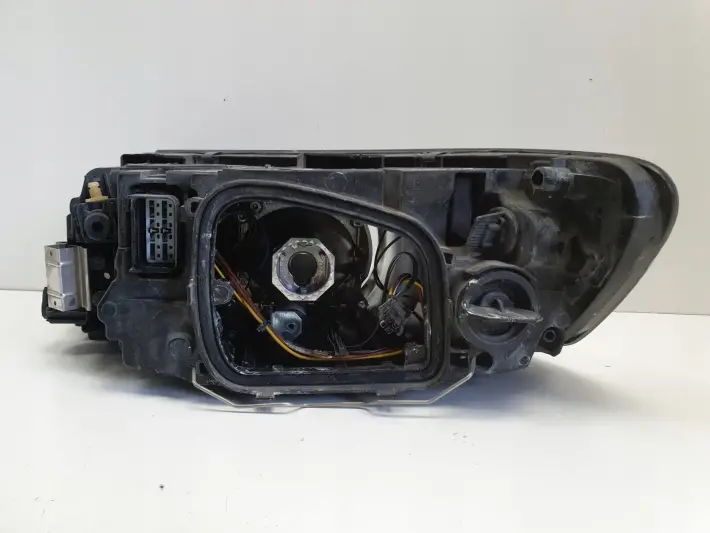 Volvo S40 II V50 LIFT XENON PRZEDNIA LAMPA PRAWA prawy przód 31265699