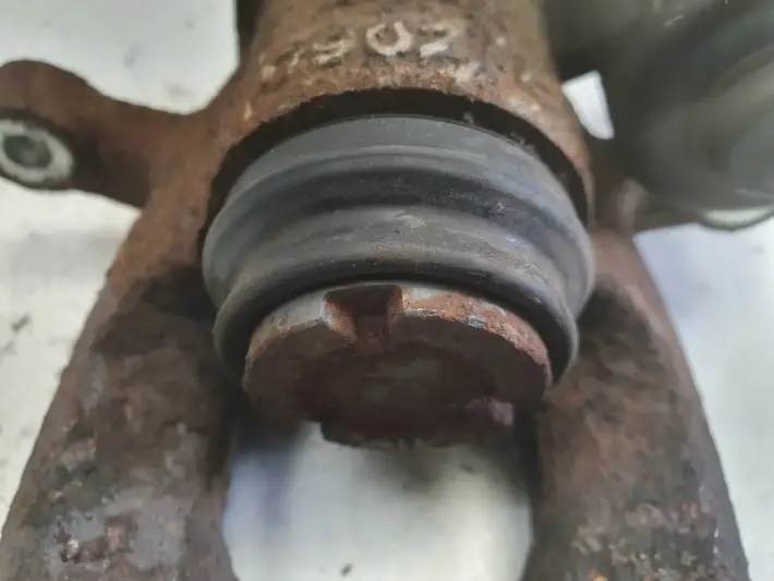 Renault Kadjar TYLNY ZACISK HAMULCOWY lewy tył kierowcy