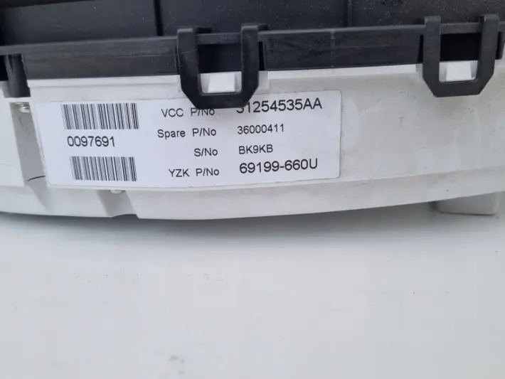 Volvo S80 II V70 III XC70 II LICZNIK ZEGARY Europa diesel 31254535AA