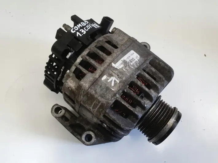 Opel Corsa D 1.3 CDTI ALTERNATOR 13256932