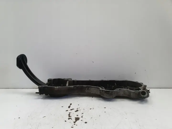 Opel Corsa C 1.3 CDTI OBUDOWA ROZRZĄDU pompa oleju 37004600