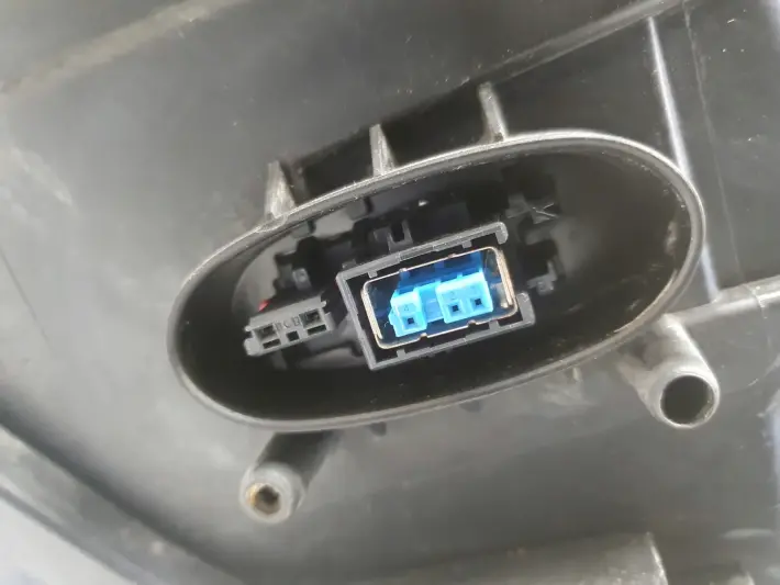 Saab 9-3 II LIFT 07-11r PRZEDNIA LAMPA PRAWA PRAWY PRZÓD europa xenen