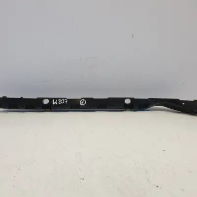 Mercedes W207 C207 A207 ŚLIZG ZDERZAKA Prawy tył
