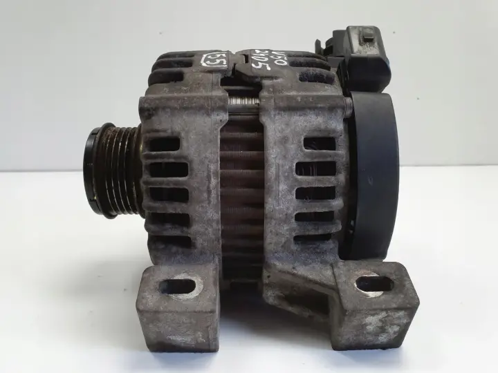 Volvo S40 II V50 2.4 D5 ALTERNATOR 0121615014