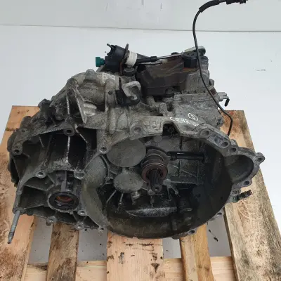 Volvo S60 II V60 2.0 D3 SKRZYNIA BIEGÓW manualna CG9R-7002-JC 1285052