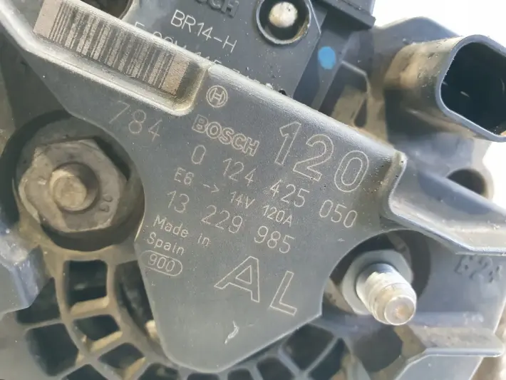 Opel Vectra C lift 1.8 16V ALTERNATOR bosch 0124425050 AL 120A