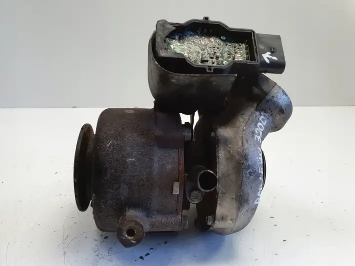BMW E87 E90 2.0 D TURBOSPRĘŻARKA 7795498