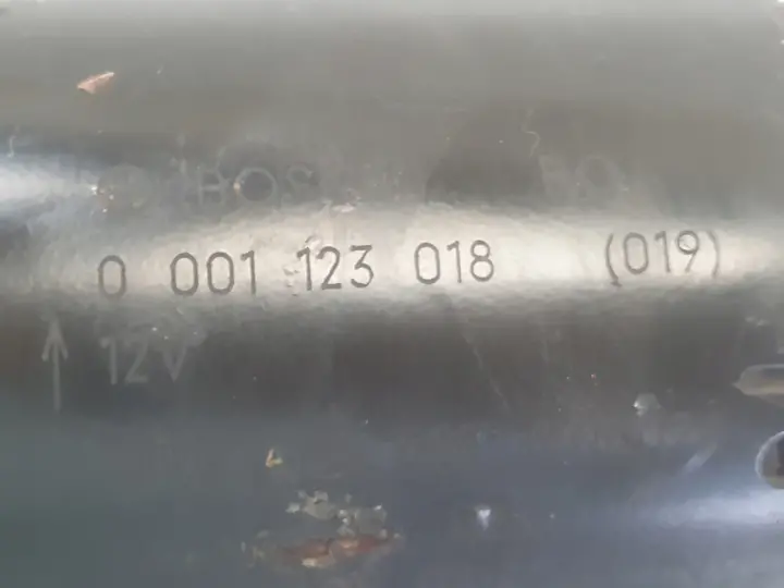 VW Golf V 2.0 SDI ROZRUSZNIK Bosch 0001123018