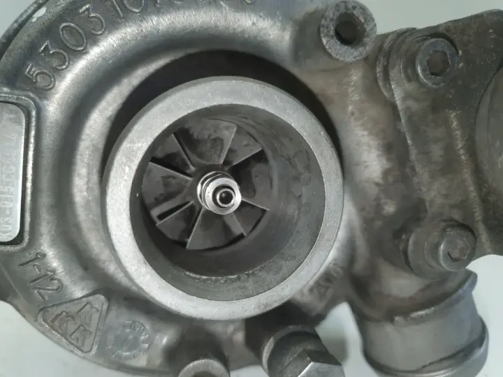 VW Bora 1.9 TDI TURBOSPRĘŻARKA turbo 038145701D