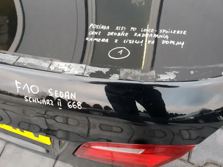 BMW F10 TYLNA KLAPA BAGAŻNIKA TYŁ LAMPY ZAMEK 668