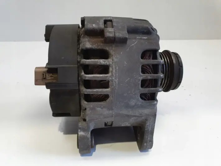 VW Passat B5 Audi A4 B5 A6 C5 1.9 TDI ALTERNATOR Valeo