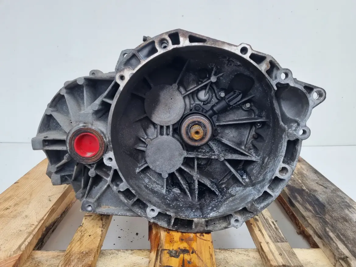 Volvo V70 III 2.0 D SKRZYNIA BIEGÓW manualna 8G9R-7002-RC MANUAL