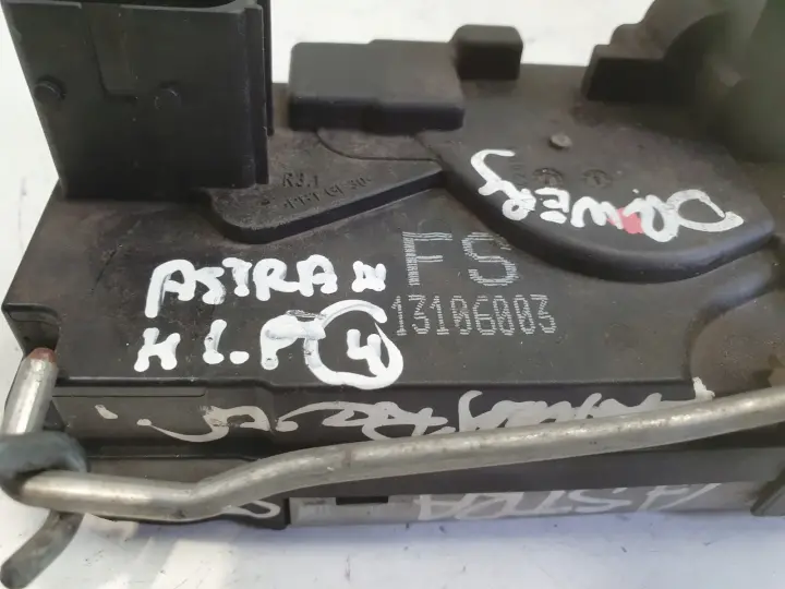 Opel Astra H ZAMEK DRWI Prawy tył pasażera 13106003