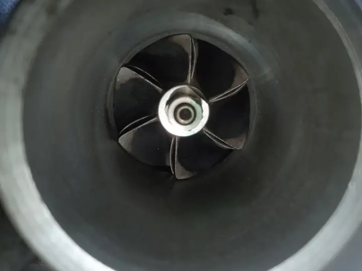 VW Bora 1.9 TDI TURBOSPRĘŻARKA turbo 038253016N AXR 101KM