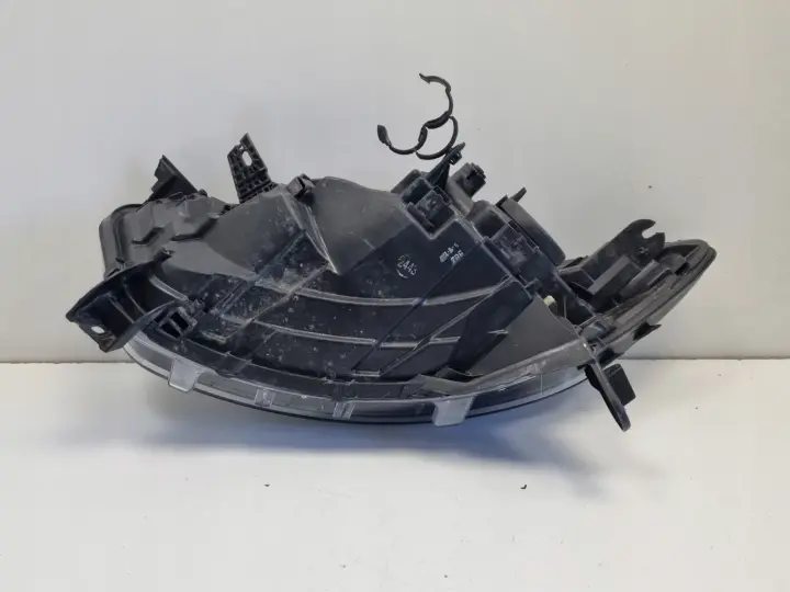 Renault Captur I 13-19r PRZEDNIA LAMPA PRAWA PRAWY PRZÓD europa 260100947R