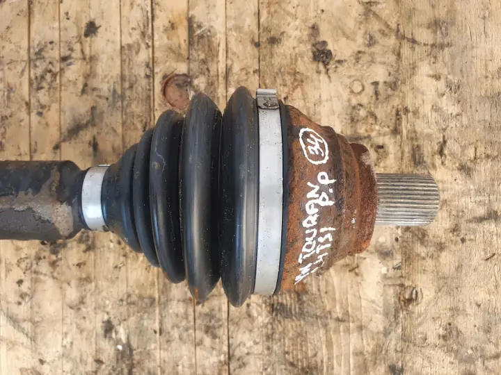 Vw Touran 1.4 TSI PRAWA PRZEDNIA PÓŁOŚKA Przód