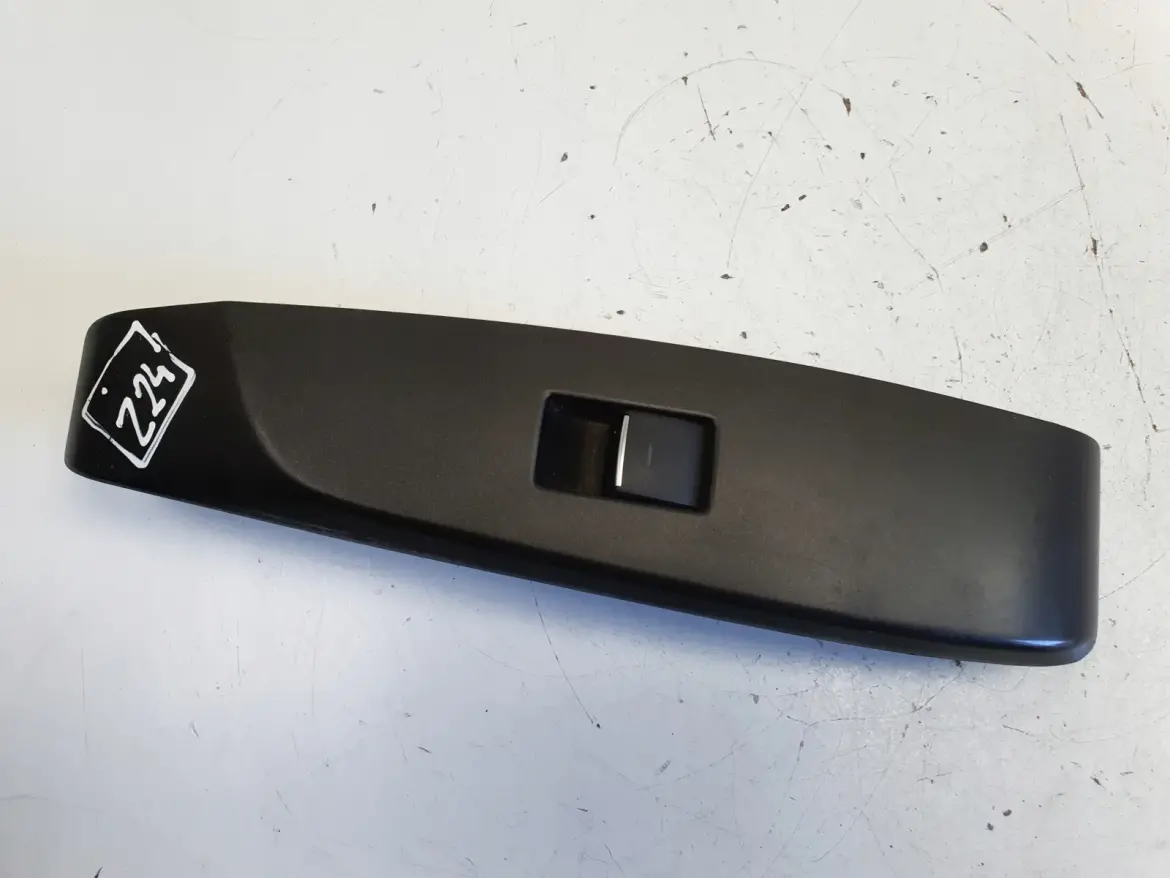 Toyota Camry VIII Prawy przełącznik szyby Panel sterowania szyb 74271-33380