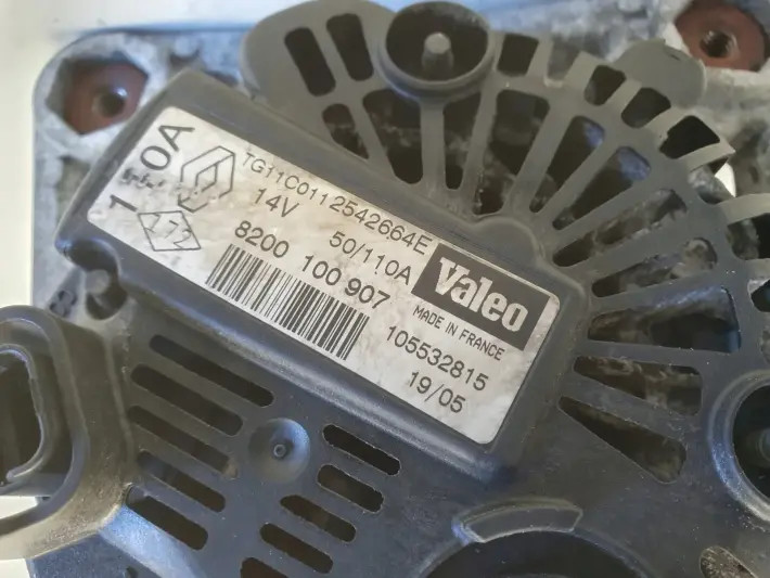 Renault Clio II 1.4 16V ALTERNATOR valeo 8200100907 110A