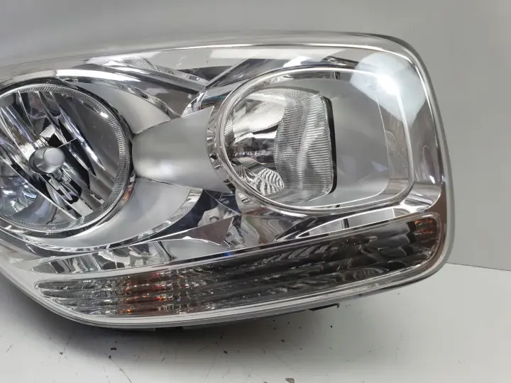 Kia Venga PRZEDNIA LAMPA PRAWA prawy przód anglik 92102-1P500