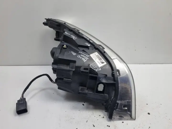 Volvo V60 S60 II PRZEDNIA LAMPA LEWA lewy przód XENON 31299990