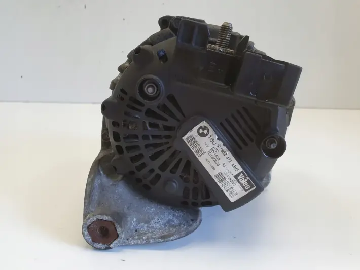 BMW E87 E90 E91 2.0 D ALTERNATOR valeo 7802471 AL03