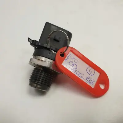 BMW E90 E91 2.0 D CZUJNIK PALIWA zawór 0281002868