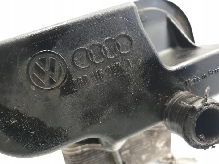 VW Golf V 2.0 FSI OBUDOWA FILTRA OLEJU podstawa