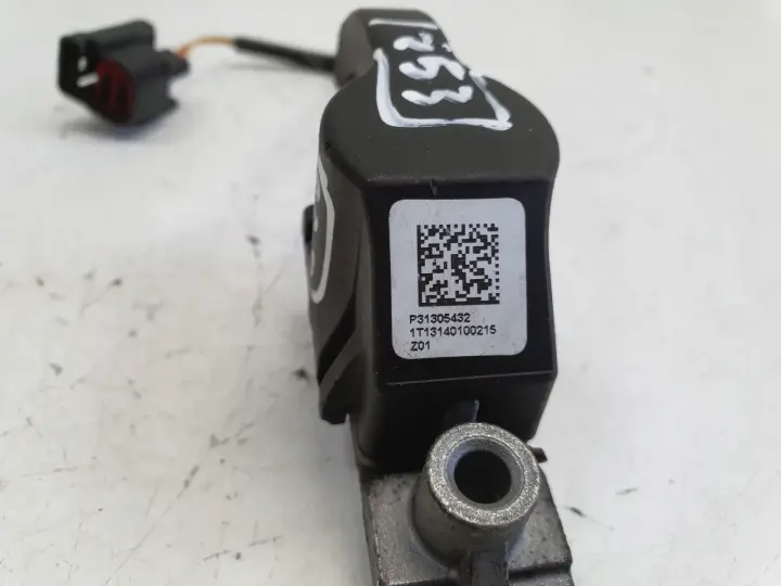 VOLVO V40 II NABÓJ PIROTECHNICZNY MASKI P31305432